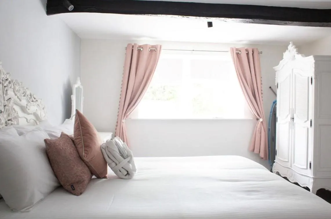 Bert'S Rooms At The Black Horse Inn ブリッグハウス イギリス