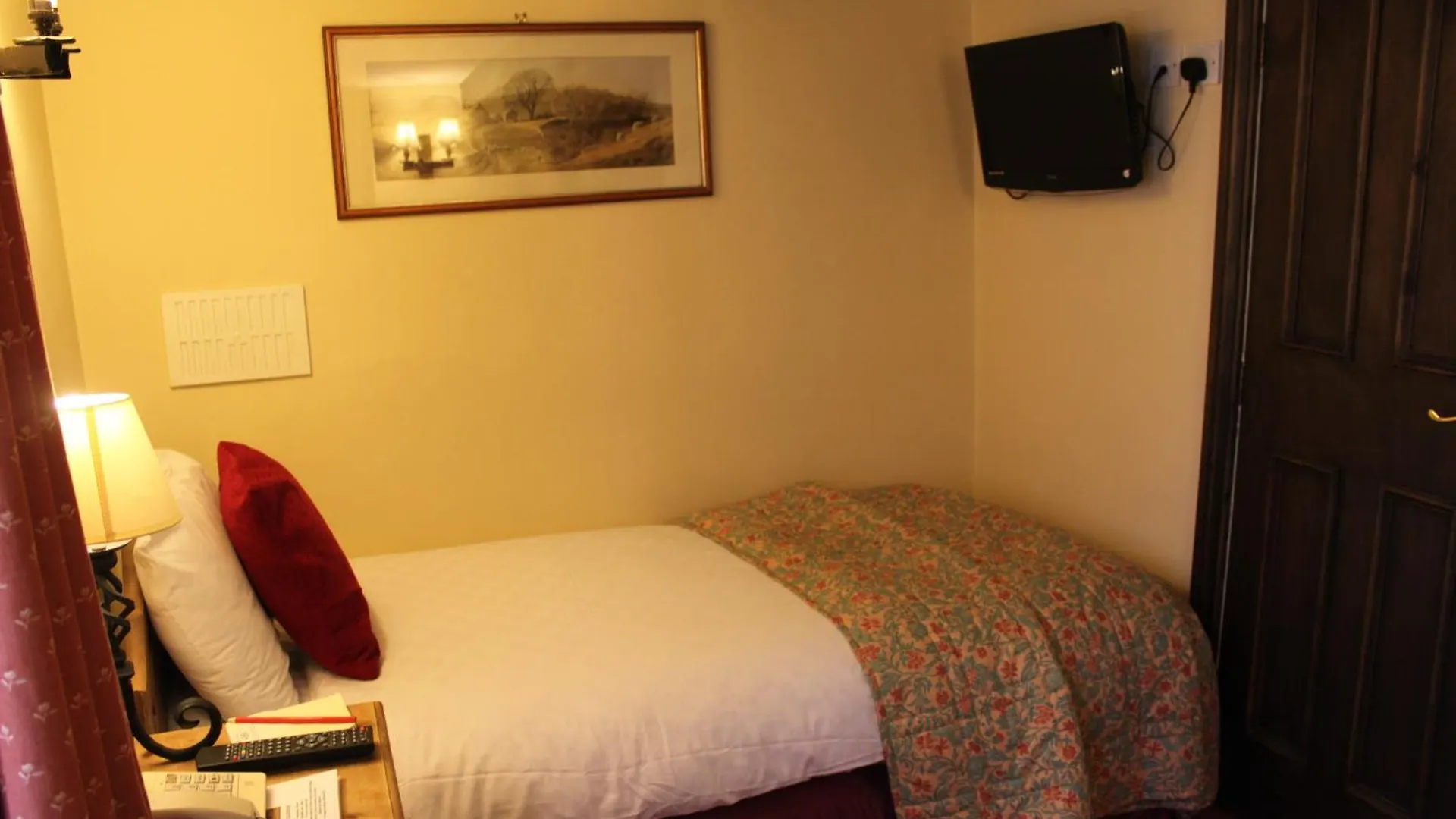 Bert'S Rooms At The Black Horse Inn ブリッグハウス イギリス